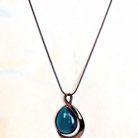 Lia Sophia Pendant Necklace, Cat's Eye,16-19", NWOT - Picture 2 of 11